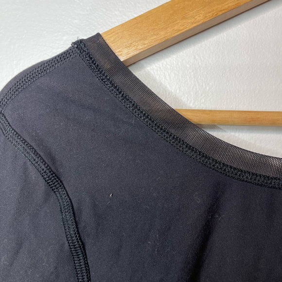 Lululemon long sleeve work out top size M/L - Picture 4 of 5